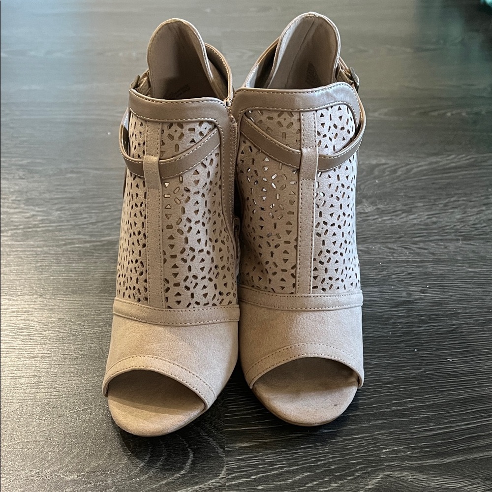 JustFab Beige Peep-Toe Heeled Boots (4 inch)